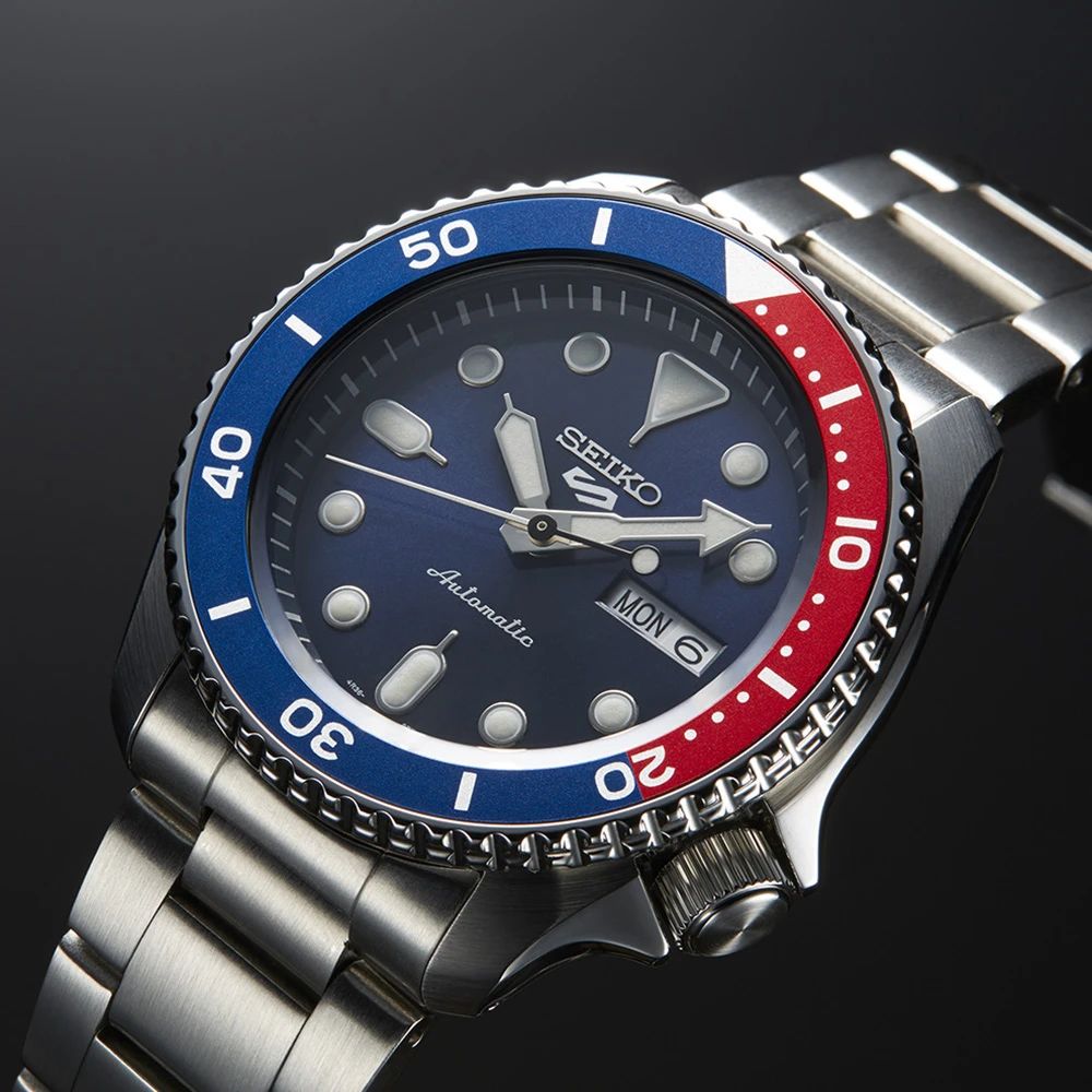 Seiko 5 Sports SKX Series Pepsi — vista 2